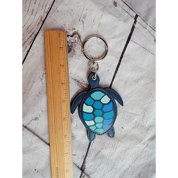 Vera Bradley Blue Island Medallion Turtle Bag Charm Keyring Mirror - Picture 7 of 7